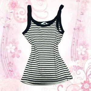 Black and White H&M Fitted Striped Women's Top